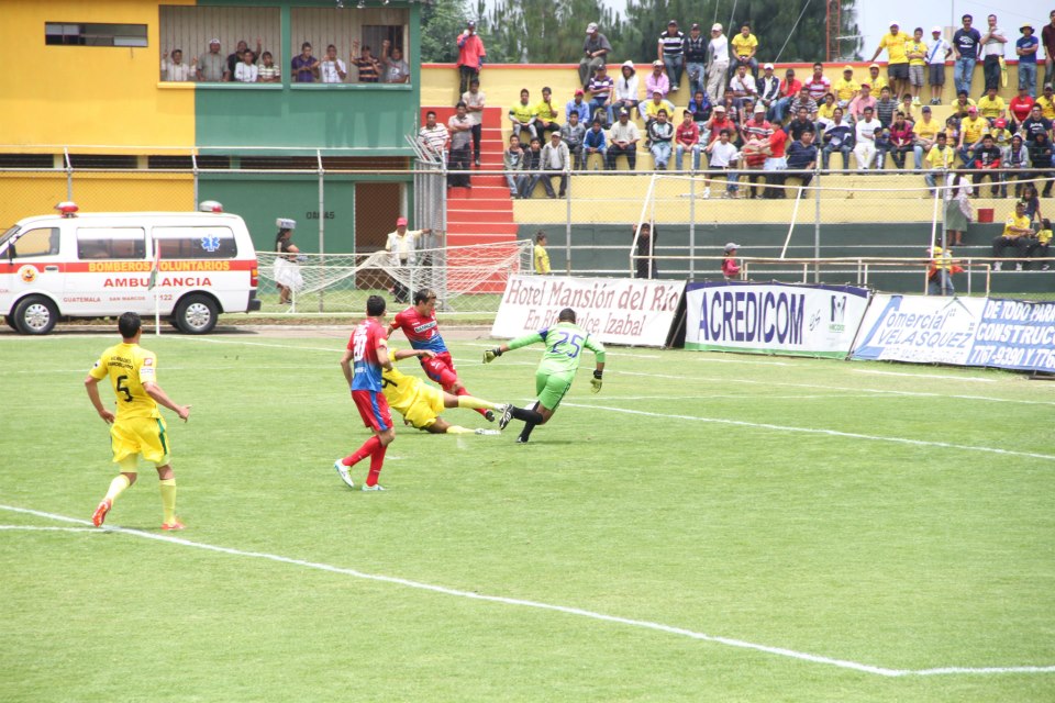 Gol anulado a Municipal