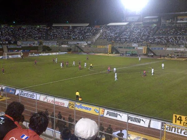 @Ricchard21 Hasta los cremas llenan el estadio cuando juega Municipal.