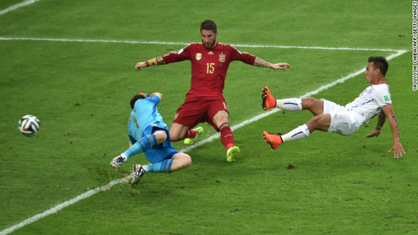 Chile vence a España y le elimina