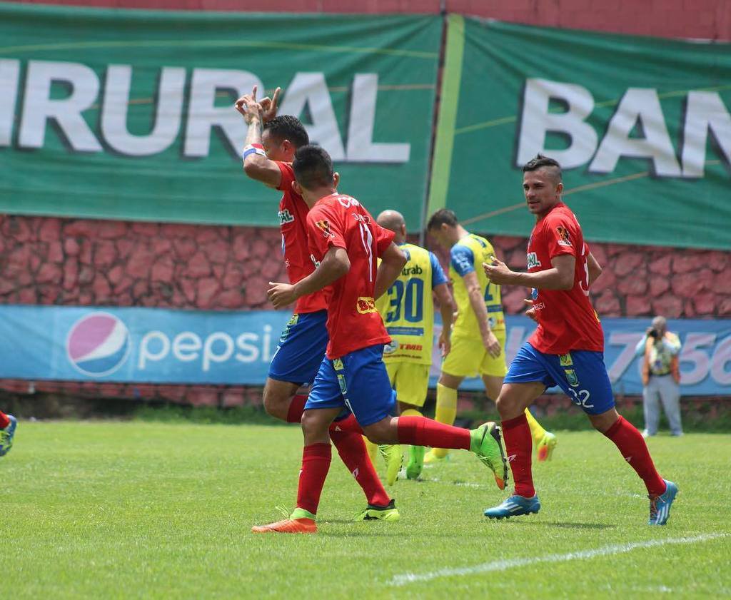 Blas Pérez: Foto @espaciofutbol