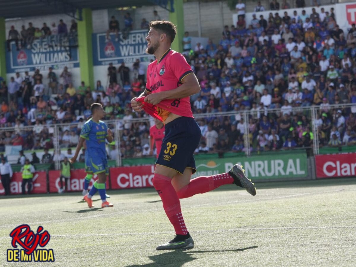 Gabriel Leyes anota doblete ante Mixco