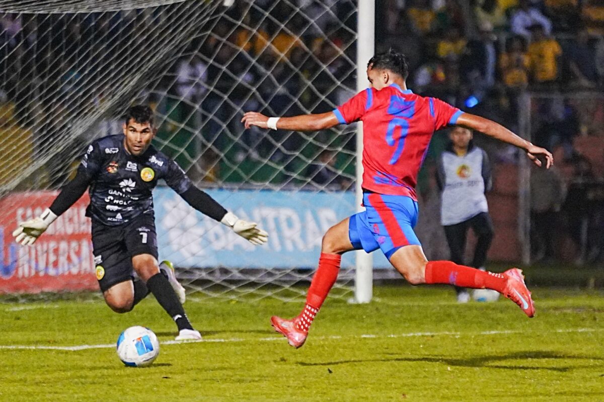Municipal no pasó del empate en la ida ante San Marcos
